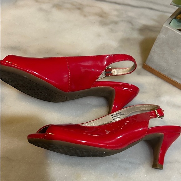 AEROSOLES Vibrant Red Patent Slingback Heels - Picture 4 of 5
